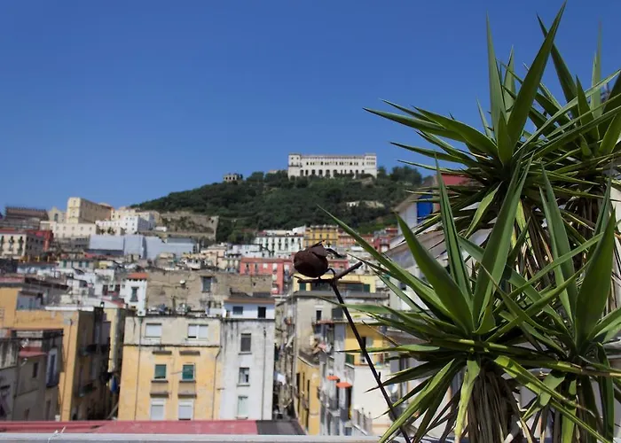 Sui Tetti Di Napoli